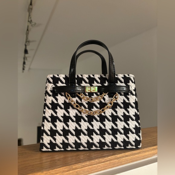 Stylish Black and White Houndstooth Handbag - clutch or crossbody - Picture 1 of 4